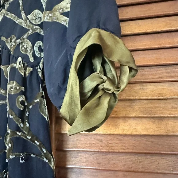 Hale Bob silk velvet burnout beaded babydoll top in black and olive green size M - Picture 6 of 11